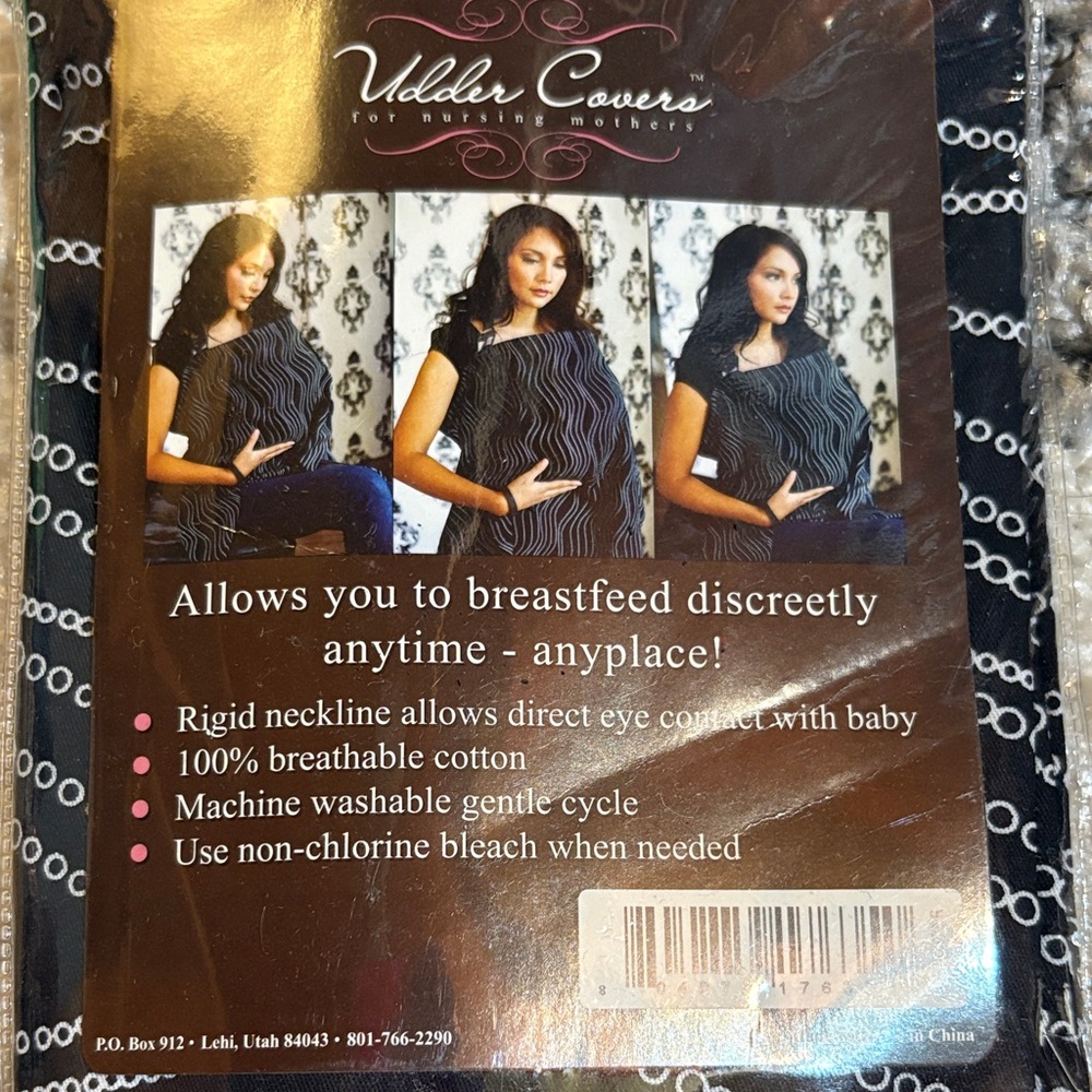Udder Covers Breastfeeding Cover - Black and White